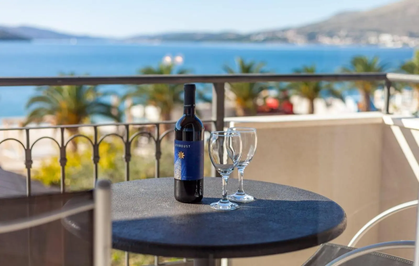 Affabilis Vip House - Top Location Right Next To The Beach - Free Parking - Sea View - Facilities And Activities Within Walking Distance - 15 Minutes From Split Airport - Buralux Properties Trogir Croatia
