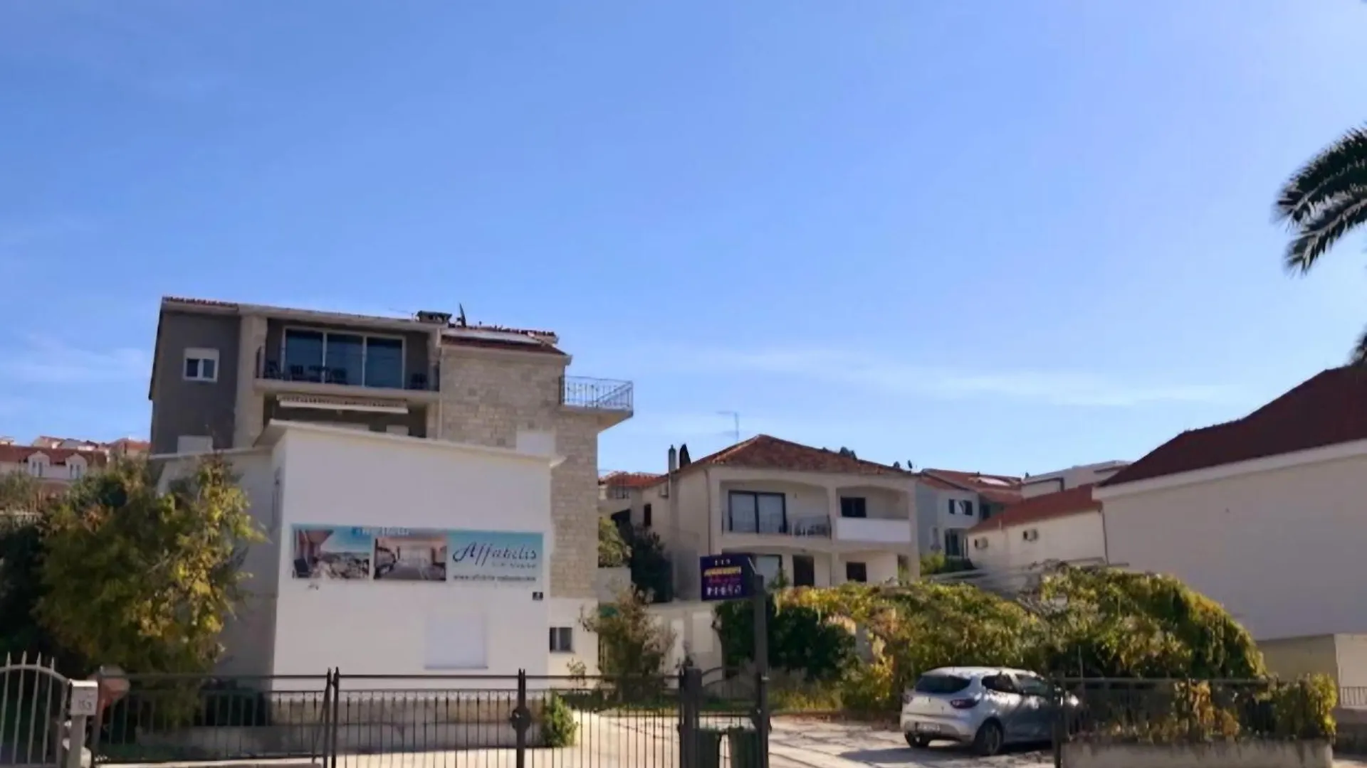 Affabilis Vip House - Top Location Right Next To The Beach - Free Parking - Sea View - Facilities And Activities Within Walking Distance - 15 Minutes From Split Airport - Buralux Properties Trogir 0*,  Croatia