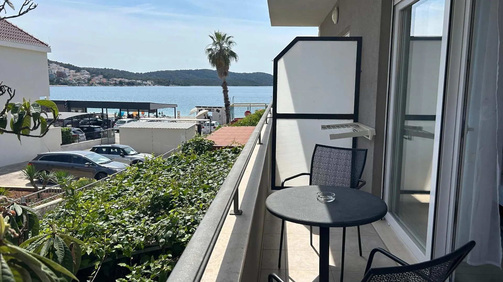 Affabilis Vip House - Top Location Right Next To The Beach - Free Parking - Sea View - Facilities And Activities Within Walking Distance - 15 Minutes From Split Airport - Buralux Properties Trogir 0*,  Croatia