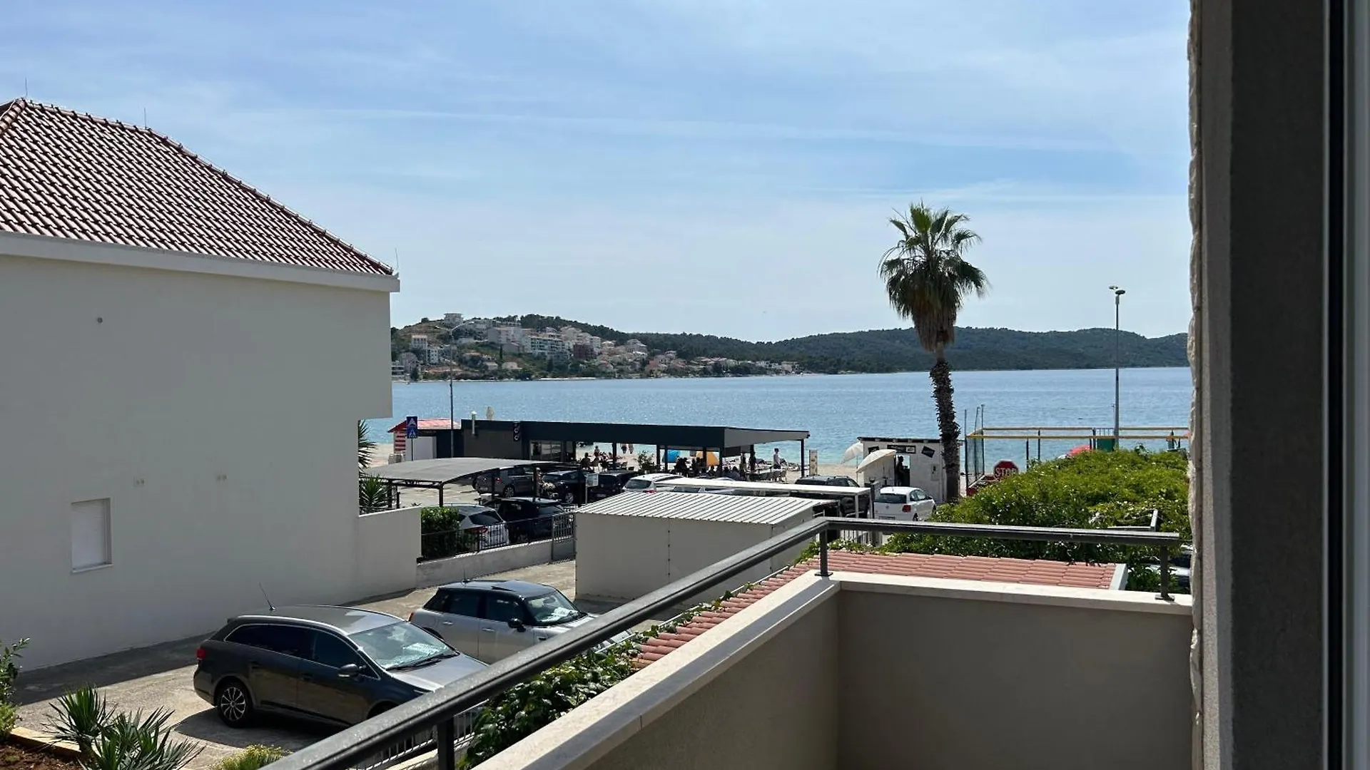 Affabilis Vip House - Top Location Right Next To The Beach - Free Parking - Sea View - Facilities And Activities Within Walking Distance - 15 Minutes From Split Airport - Buralux Properties Trogir 0*,