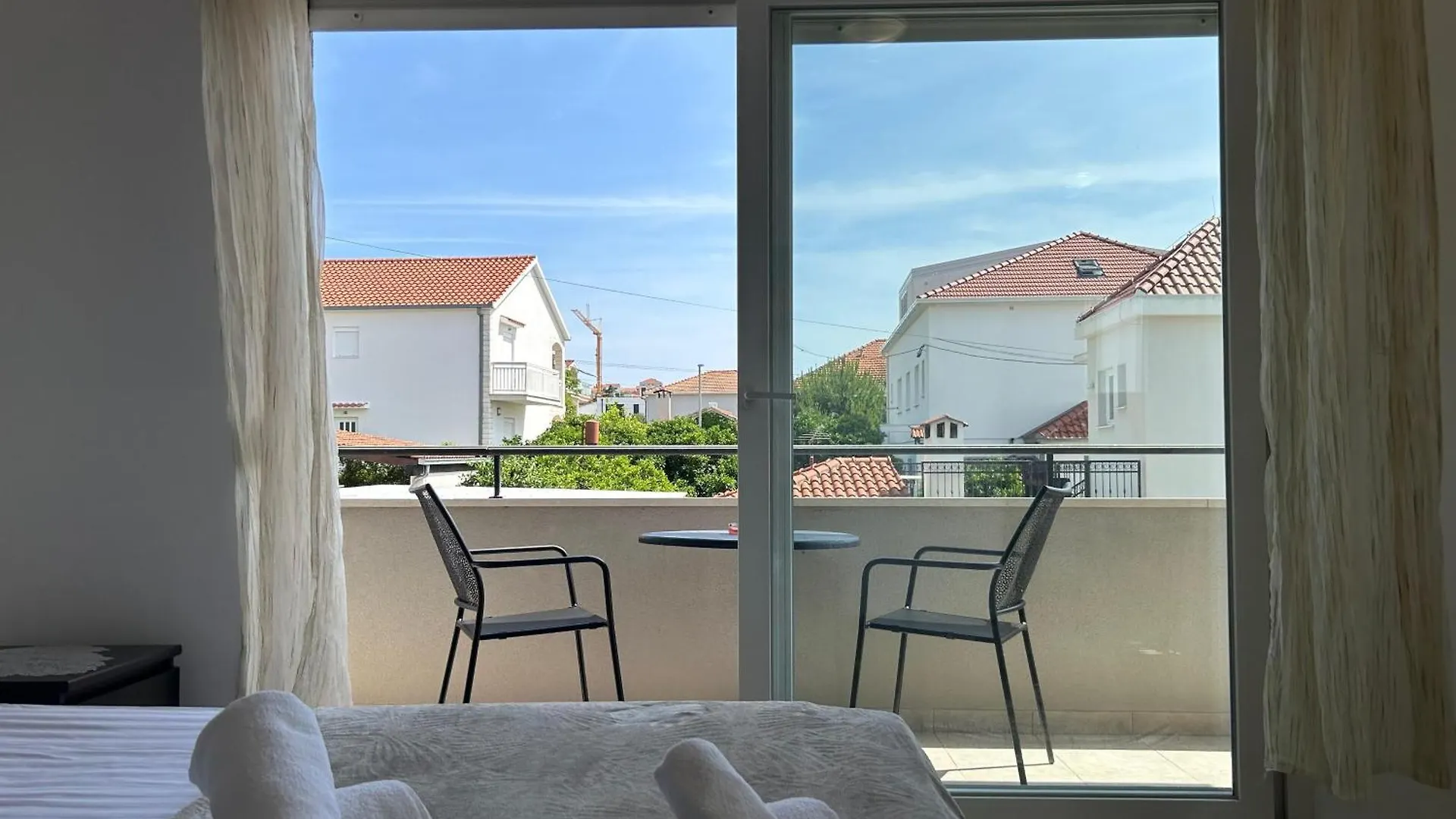 Apartment Affabilis Vip House - Top Location Right Next To The Beach - Free Parking - Sea View - Facilities And Activities Within Walking Distance - 15 Minutes From Split Airport - Buralux Properties Trogir Croatia