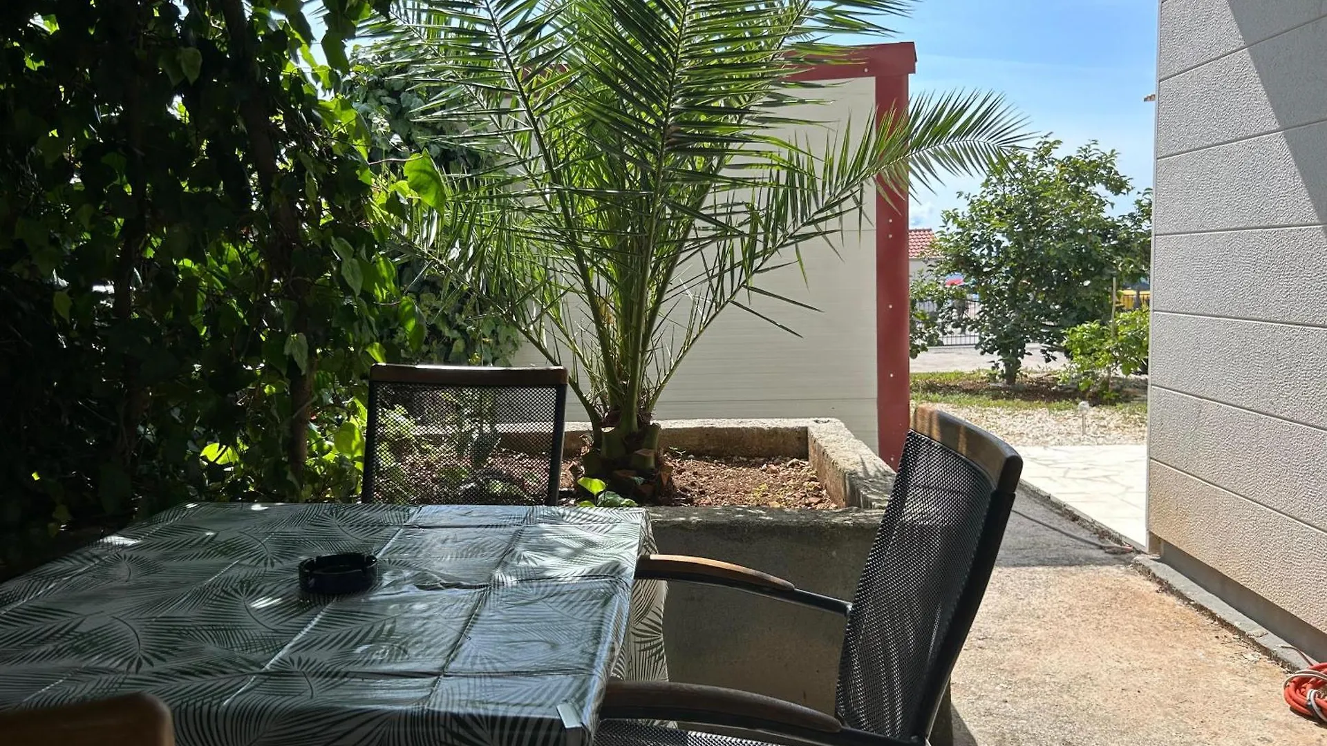 Affabilis Vip House - Top Location Right Next To The Beach - Free Parking - Sea View - Facilities And Activities Within Walking Distance - 15 Minutes From Split Airport - Buralux Properties Trogir 0*,  Croatia