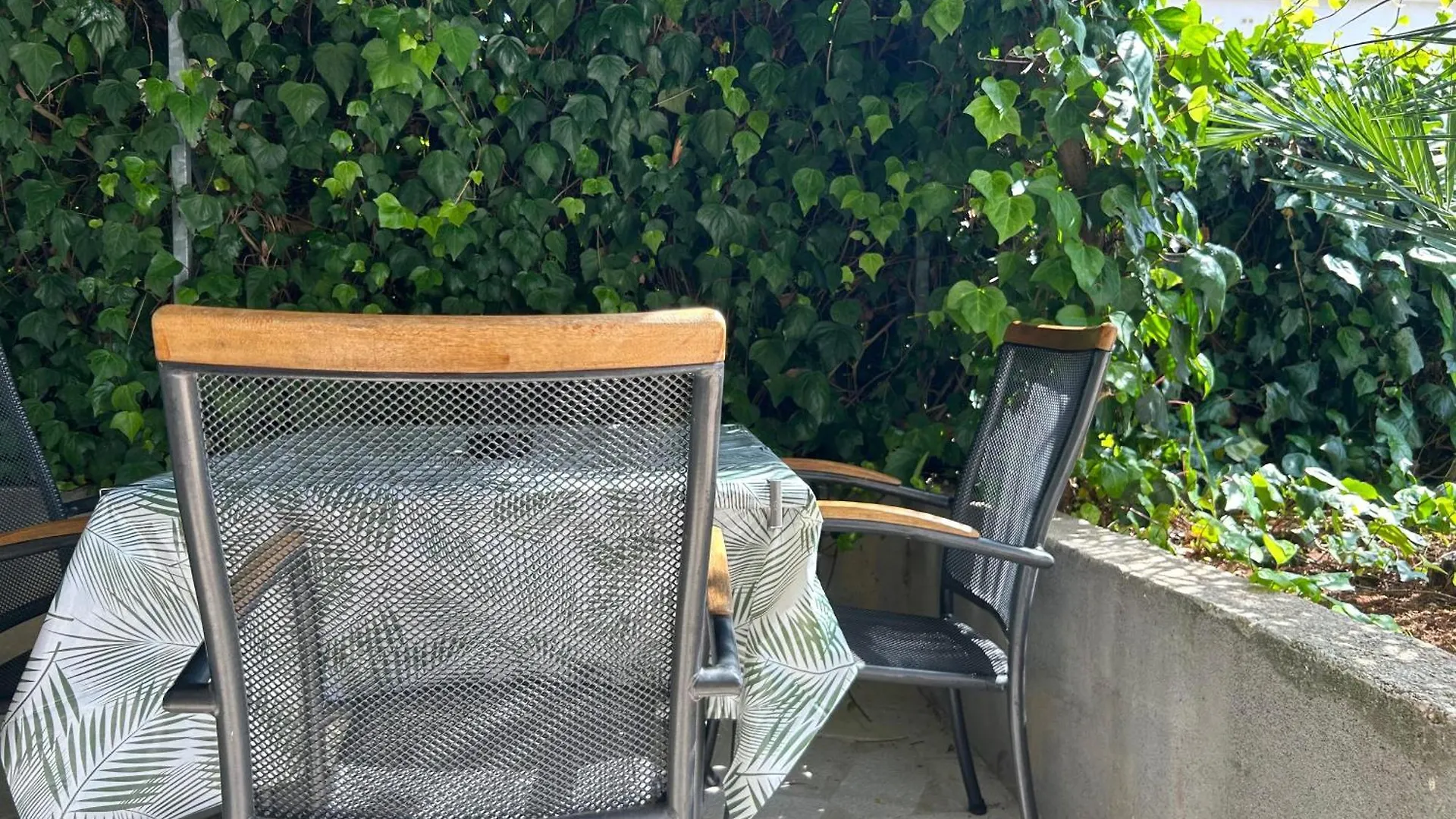 Apartment Affabilis Vip House - Top Location Right Next To The Beach - Free Parking - Sea View - Facilities And Activities Within Walking Distance - 15 Minutes From Split Airport - Buralux Properties Trogir Croatia