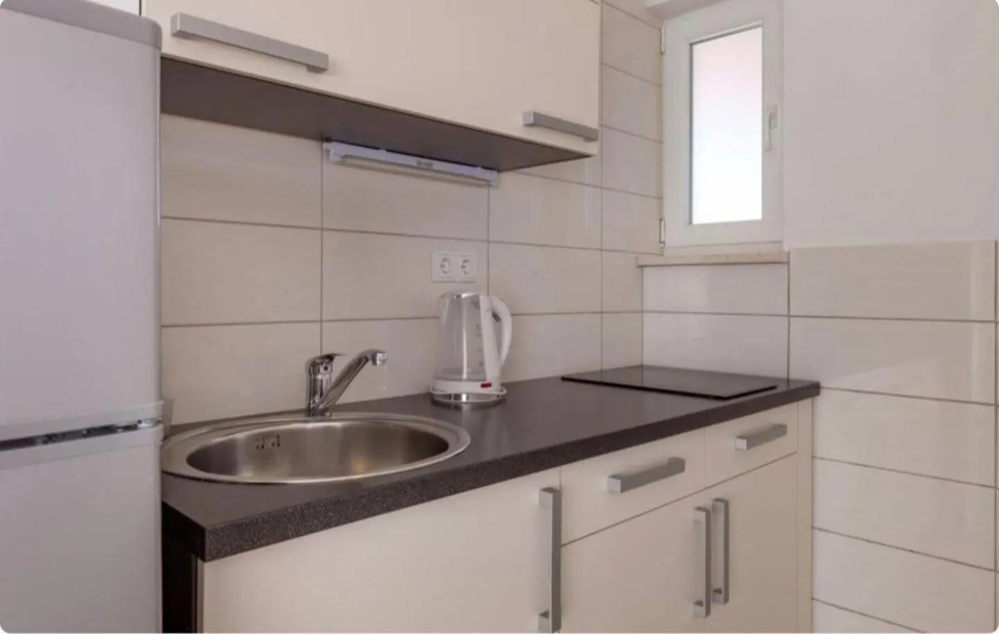 Apartment Affabilis Vip House - Top Location Right Next To The Beach - Free Parking - Sea View - Facilities And Activities Within Walking Distance - 15 Minutes From Split Airport - Buralux Properties Trogir